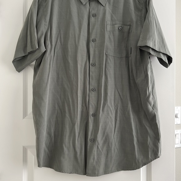 Columbia Short Sleeve Button Up XL - Picture 3 of 12
